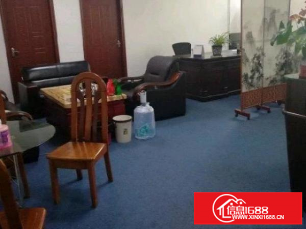 近地铁，带装修，带家私，即租即用。