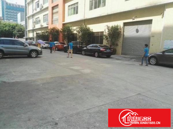 大浪白云山原房东新出四楼整层850平米厂房出租