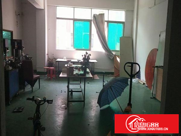 丽湖靠地铁。靠高速厂房300平米