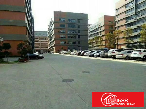 凤岗大型工业园新空出二楼2560带有豪华装修可分租