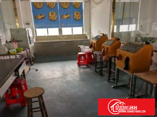 布吉原房东红本高新园区楼上2000平带精装修可分租