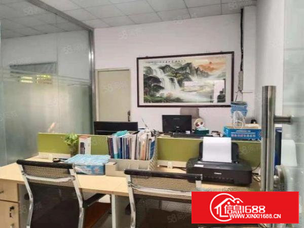 长安街口一楼300平方精装修厂房。水电齐全，有办公室