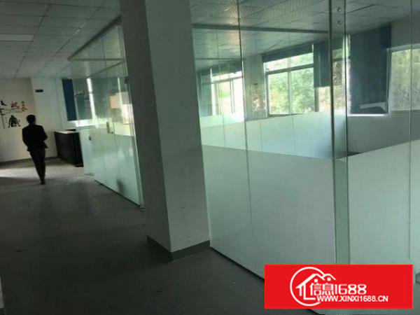 塘夏石鼓，楼上1320平方标准厂房，现成水电办公室，租14块