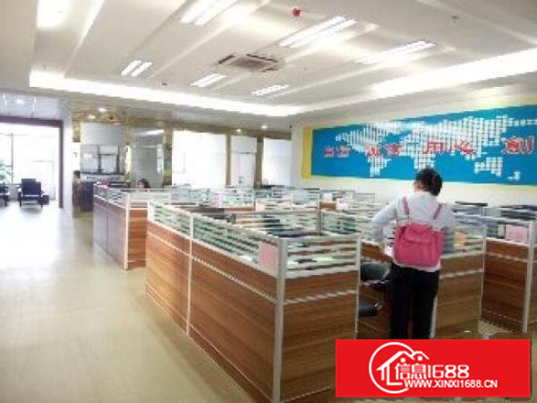 地铁口200米3500平带精装厂房出租