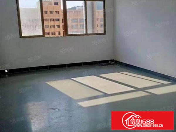 大朗华成工业园楼上厂房760平，现成装修带办公