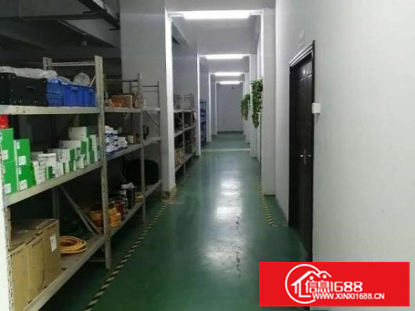 观澜龙华梅观高速出口楼上1500平米带装修厂房实际面积出租。