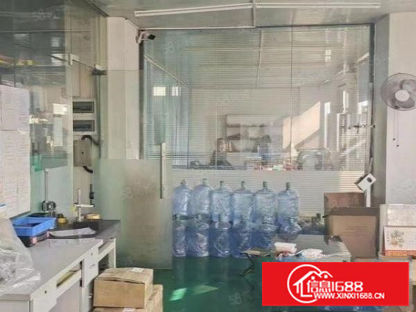 长安乌沙新出现成注塑车间1300平方厂房出租，精装修