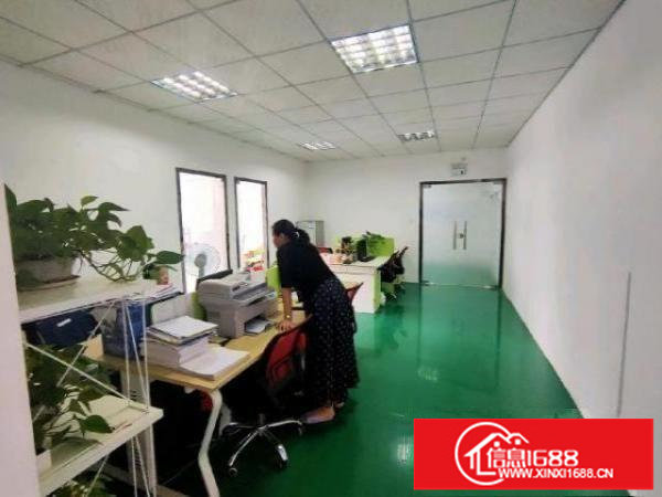 观澜福民福前路边二楼整层900平方，精装修实际面积无转让费