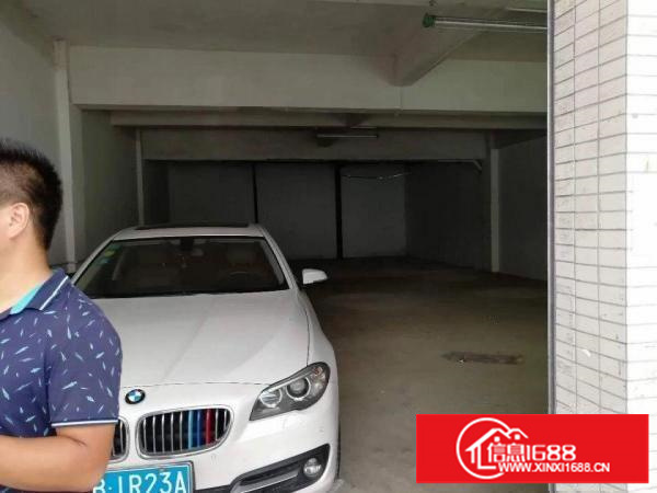 龙华大浪白云山300平米一楼厂房出租