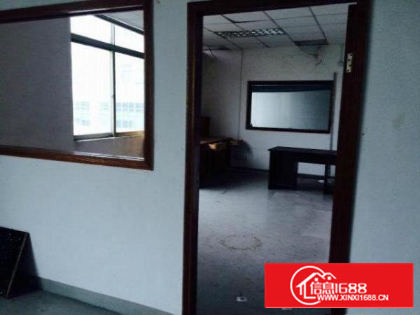 共和一楼1350平方带装修厂房招租