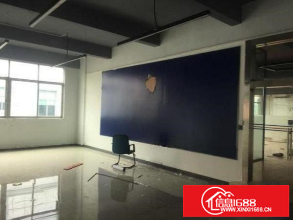 福永凤凰楼上整层1380平米精装修厂房出租