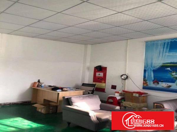 长安街口新出楼上350平方厂房，现成办公室精装修，车间地坪漆