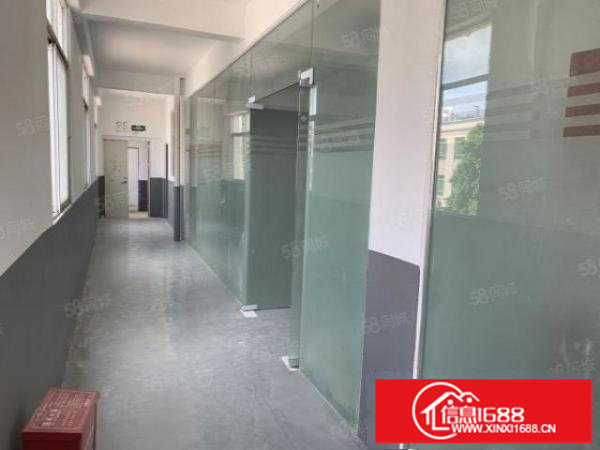 观澜松元轻轨站旁楼上240平,大小可分全新地坪漆,全新装修,