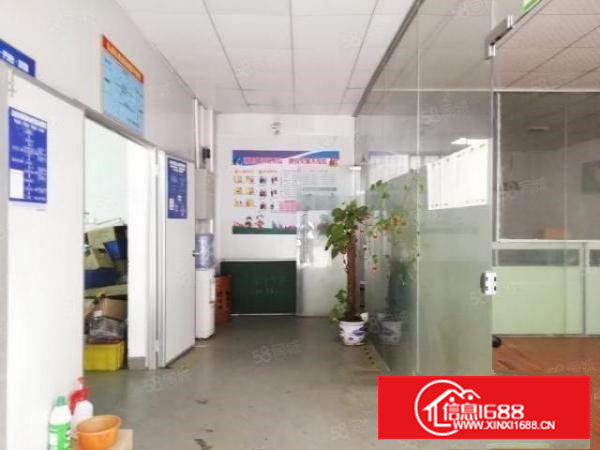 西乡簕竹角，洲石路，一楼带装修680平工业厂房出租，租金33