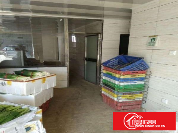 平湖白泥坑新现成装修出租,转租带库一楼330平起