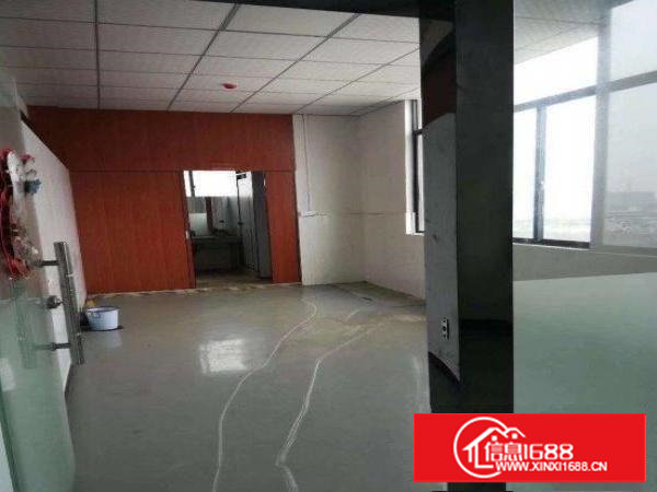 莆心湖工业区新出楼上1400平现成装修主车间空地大厂房