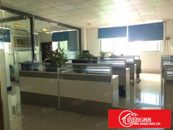 三中附近新空出二楼700平方，带水电办公室，现成装修。