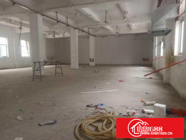 坪地中心村兴华路边出租一楼厂房280平米