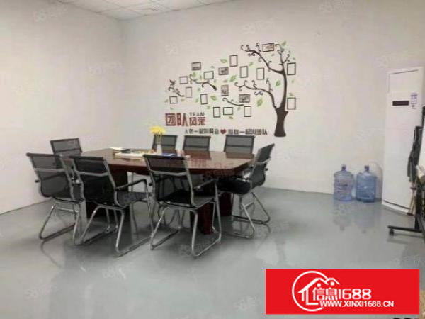 坪山石井出租3楼1082平现成装修厂租，水电齐全，无转让费。