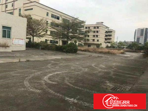 清溪镇三中村大型工业园高速出口旁楼上1200平带装修水电齐全