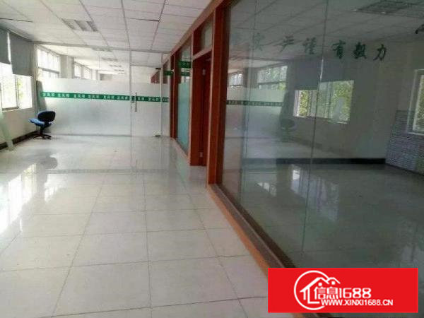 凤岗3楼1800平方带水电办公室装修出租