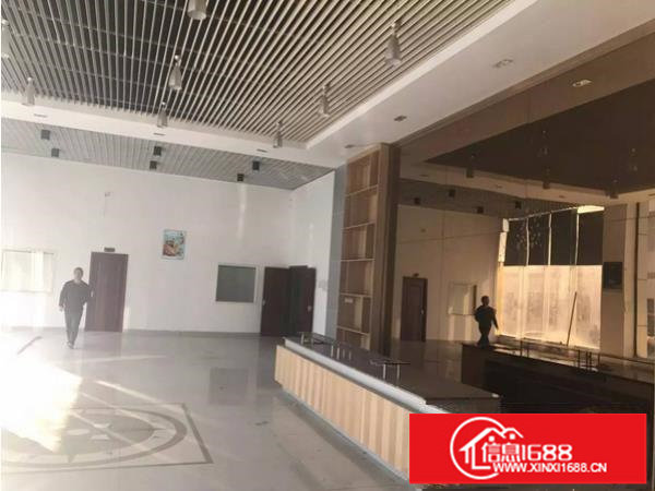 平湖白泥坑标准厂房楼上1500平出租水电齐全空地大