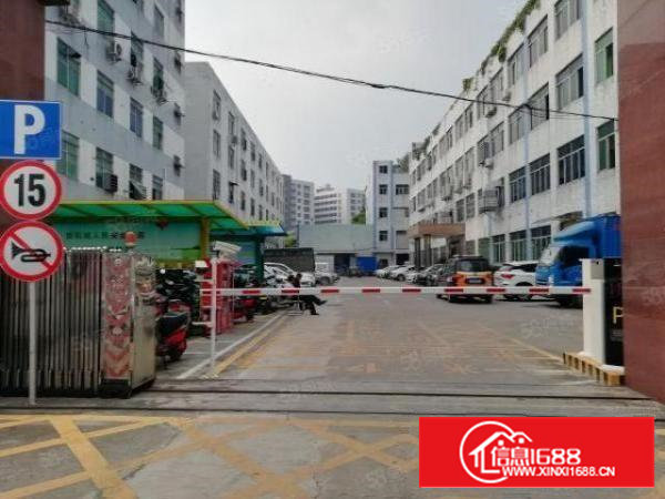 西乡九围，大型工业园区一楼带装修680平厂房出租，租金33元