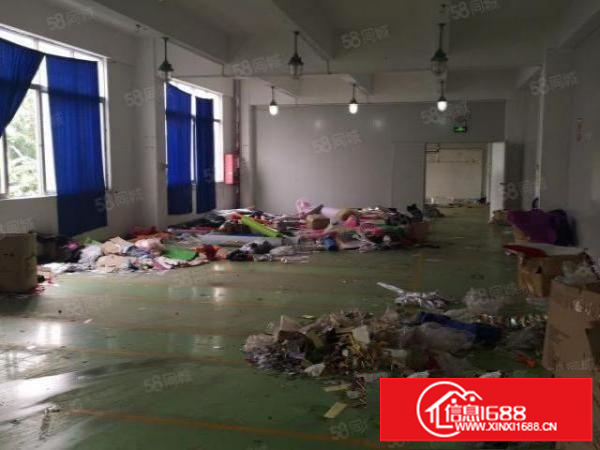 横岗六约社区原服装厂1100平方出租，大小可分租