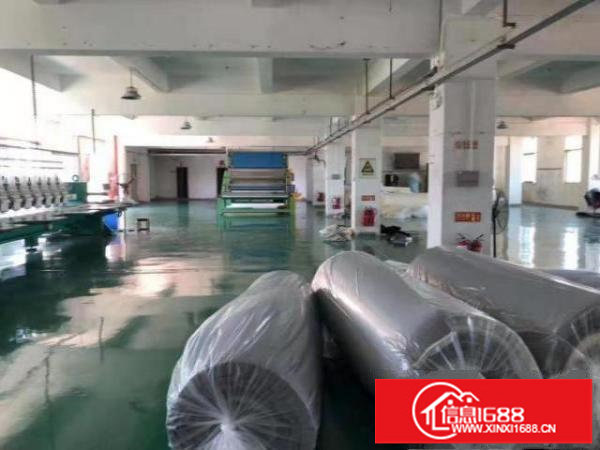 坪山坑梓新出带装修三楼整层厂房800平，配套齐全，空地大！！