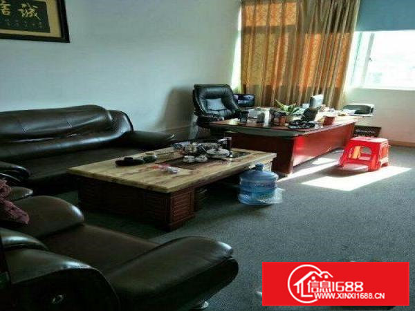 凤岗凤德岭3楼450平米厂房出租带装修