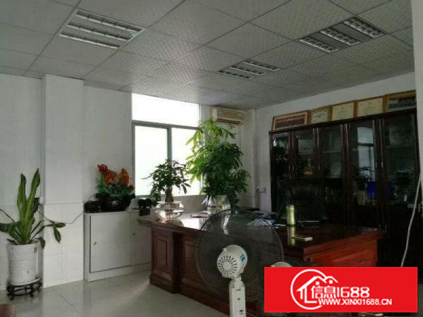 龙岗龙东高速出口楼上带装修1350平厂房出租