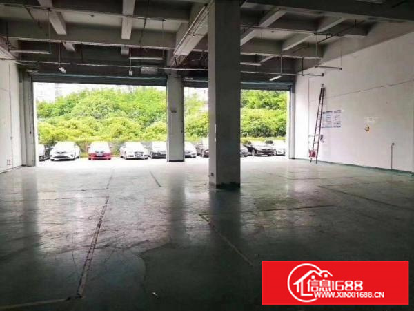 清湖地铁口一楼700平可分租一半新装修可做国际物流仓储办公