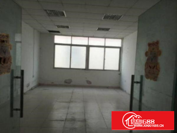 石岩料坑业主厂房直租，带办公室，水电到位