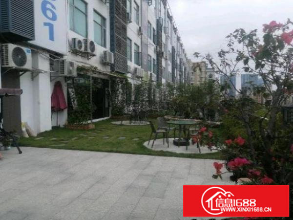 坂田地铁口泽润中心新出楼上办公室288平带空中花园