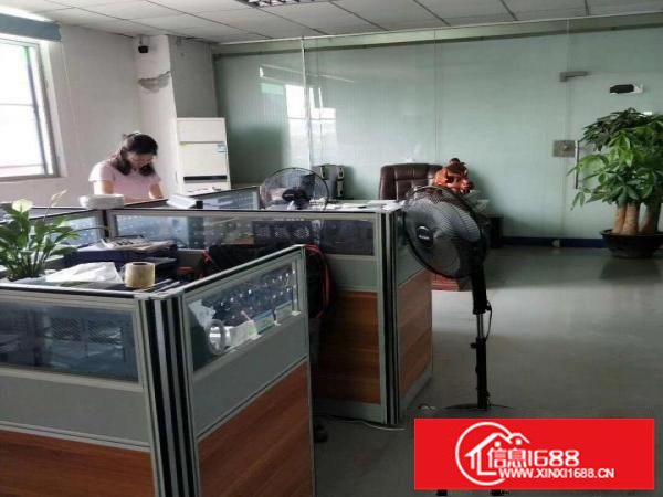 坪山大工业区楼上2800平带地坪，漆精装修厂房出租