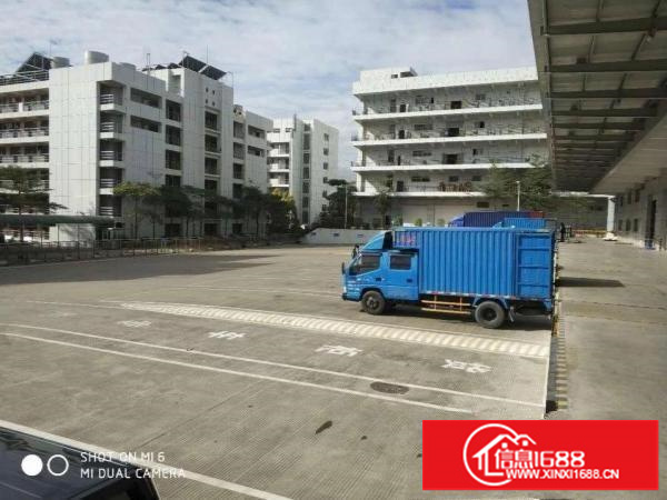 坪山大工业区新出楼上2500平带地坪漆装修厂房出租