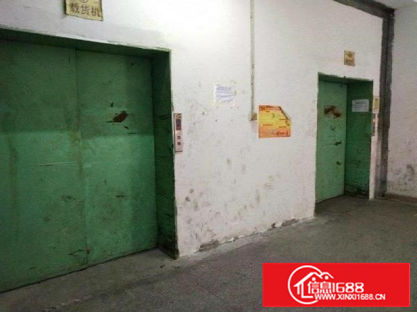 长安乌沙大润发旁新出楼上水电齐全小面积厂房350平出租