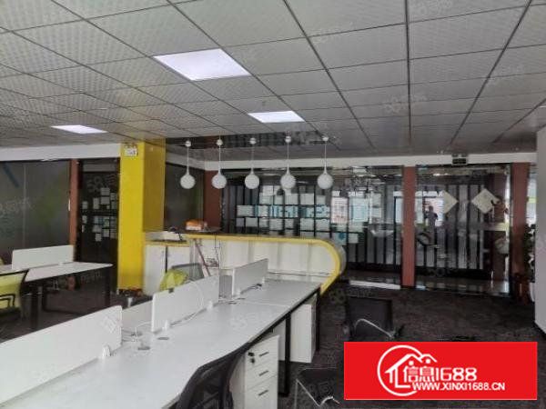 兴东地铁口附近，精装修800平，带霸气前台，办公室