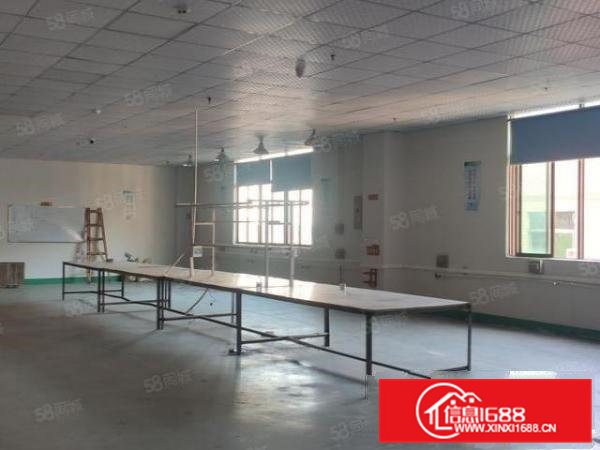 凤岗金凤凰工业区带精装修办公室1000平方原房东厂房出租。