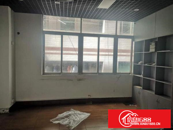 新出！辅城坳工业区新出楼上750平方厂房，招工零压力！