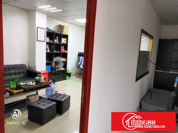 横岗地铁站新出220平方带装修一楼出租