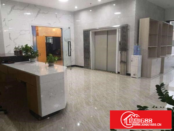 新出楼上豪华装修办公室400平方出租分租！水电齐全！