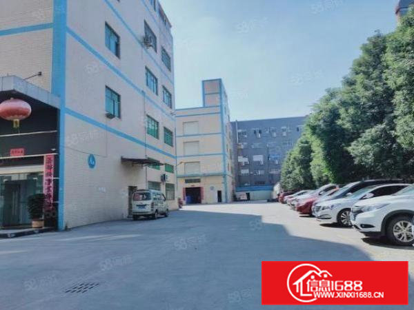 凤岗五联楼上一整层2000平方厂房出租，带精装修办公室可分租