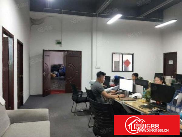 清湖地铁口附近院1一3楼2710平方，合同5年，原房东厂房