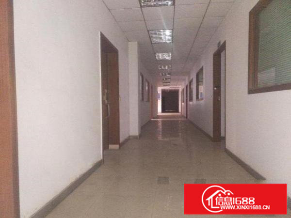 巷头800平方原房东独院标准厂房出租，证齐可办环评