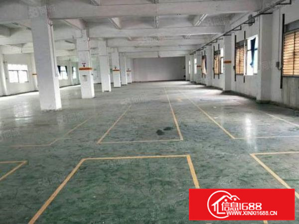 常平土塘新出工业园内一楼800平方厂房，水电线路全，可办环评