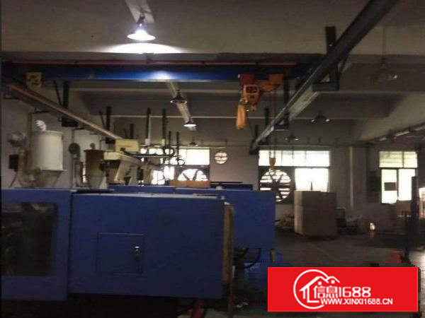 大坪工业区新空出楼上800平带行车厂房，带办公室装修水电齐全