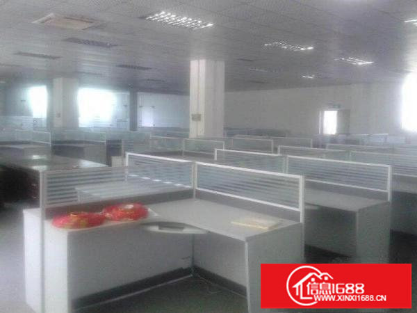 横岗地铁站原房东450平米出租，带阁楼。