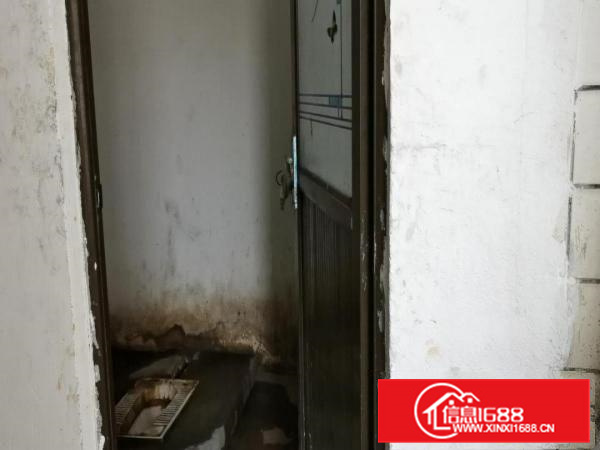 污染的行业的房子，楼上185平方，18元平方