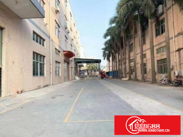 坪地中心村新空出楼上整层1000平方厂房出租，带精装修办公室